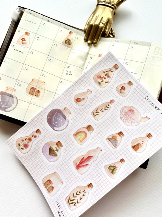 Stickervel Strange Potions - Nikki Dotti