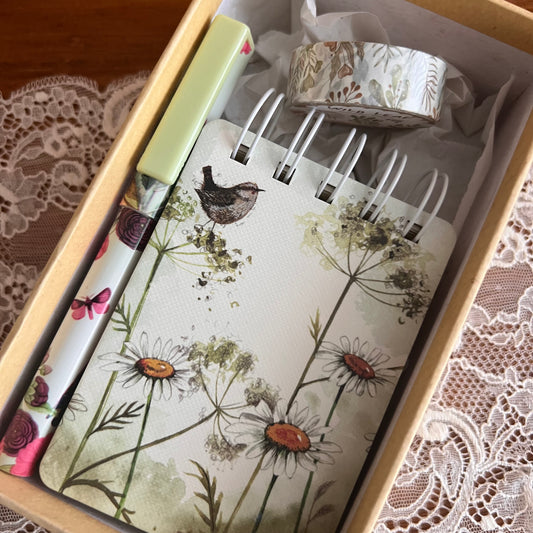 Cadeaupakketje Notes Wren and Dasies