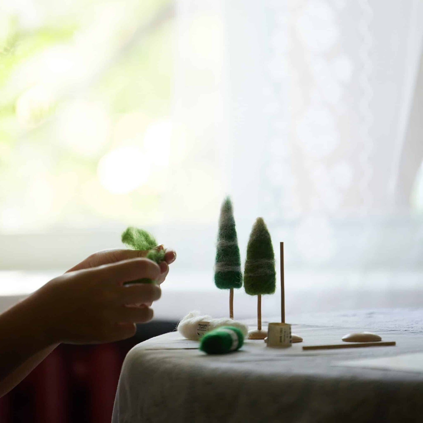DIY kerstboompjes naaldvilten - Meaningful Crafts