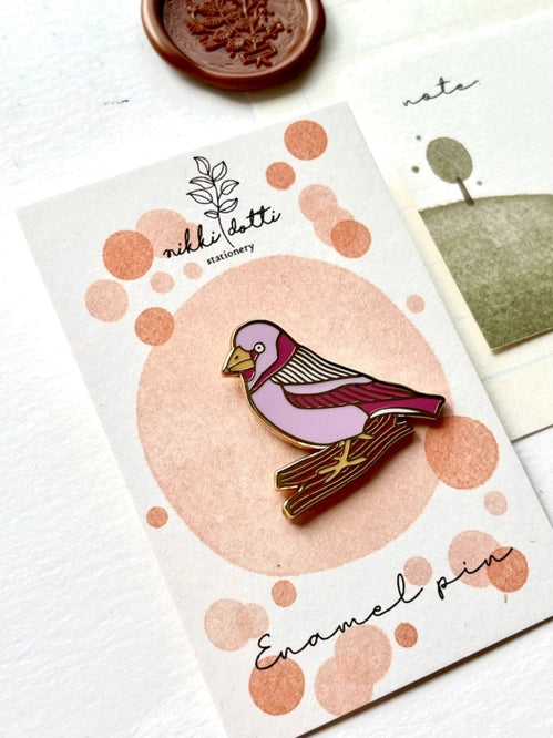 Enamel pin Finch - Nikki Dotti