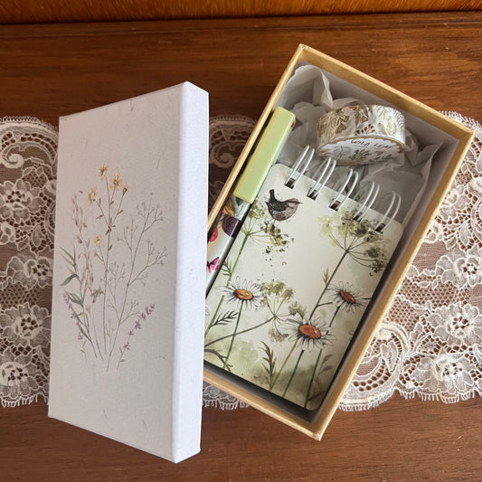 Cadeaupakketje Notes Wren and Dasies